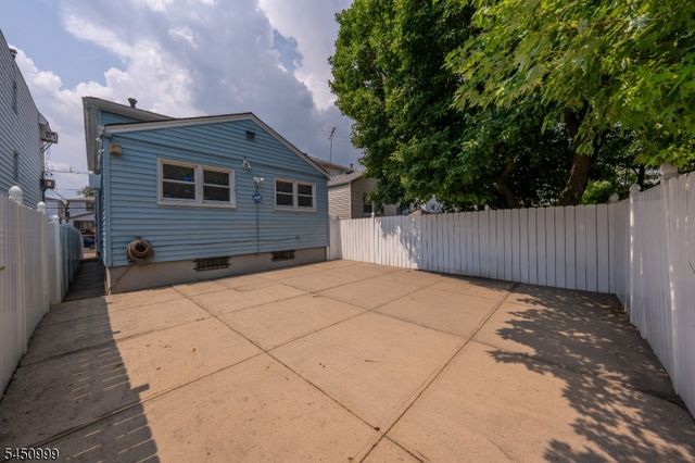 378 Cator Ave, Jersey City, NJ 07305