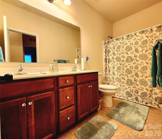 7315 Strawberry Fields Lane, Charlotte, NC 28278