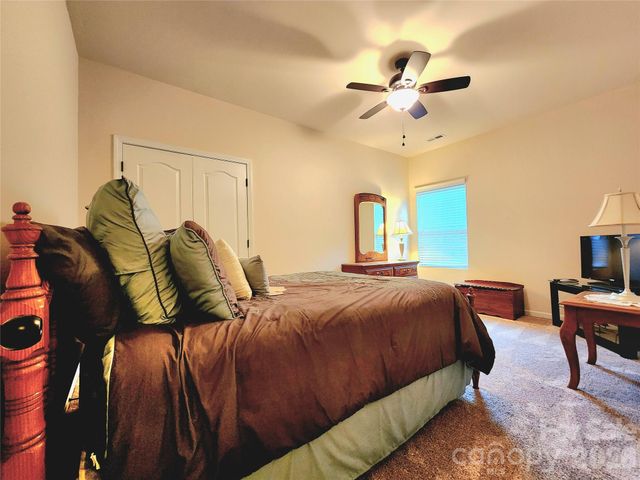 7315 Strawberry Fields Lane, Charlotte, NC 28278