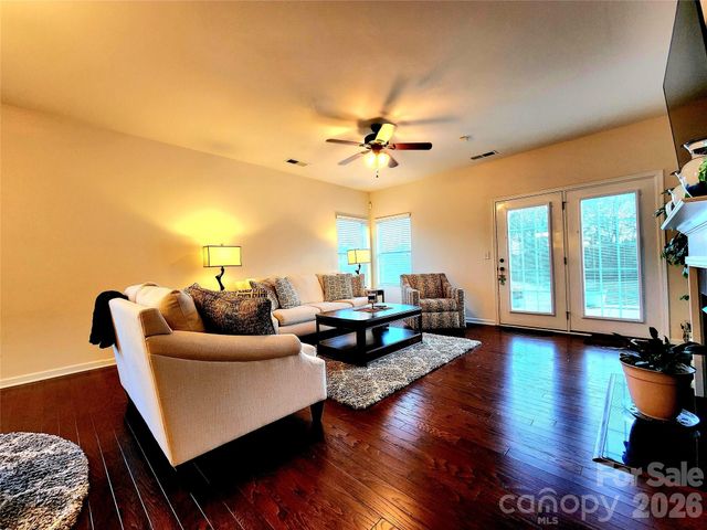 7315 Strawberry Fields Lane, Charlotte, NC 28278