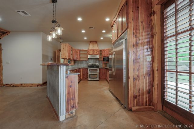 1488 N 429 Road, Pryor, OK 74361