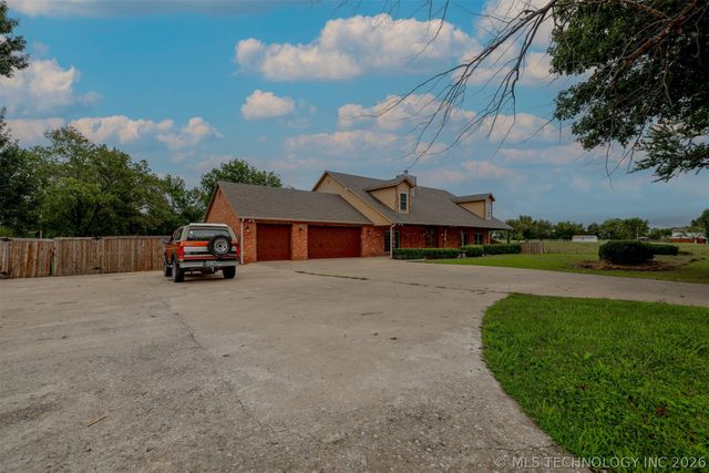 1488 N 429 Road, Pryor, OK 74361