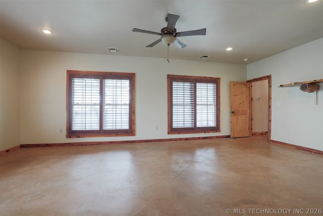 1488 N 429 Road, Pryor, OK 74361