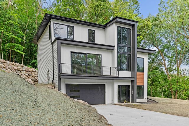 6160 Cardinal Drive, Excelsior, MN 55331