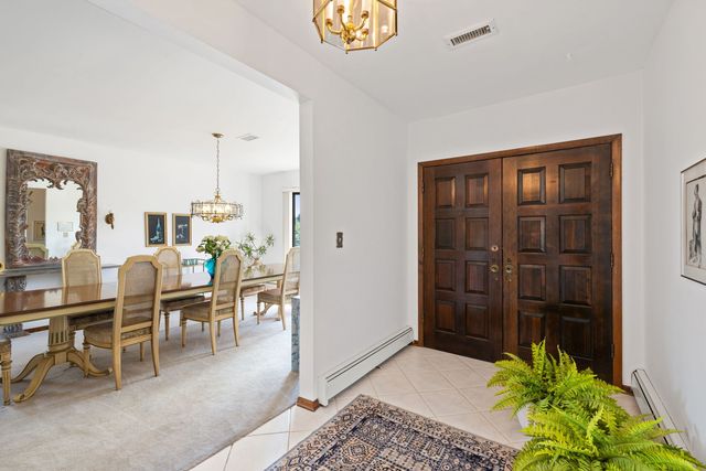 2 Hamilton Lane, Oak Brook, IL 60523