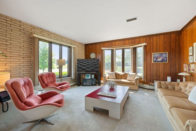 2 Hamilton Lane, Oak Brook, IL 60523