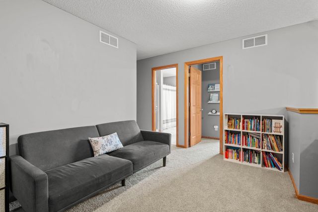 624 Tamarack Trail, Farmington, MN 55024