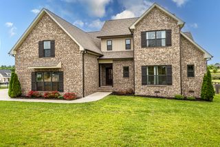 746 N Russell St, Portland, TN 37148