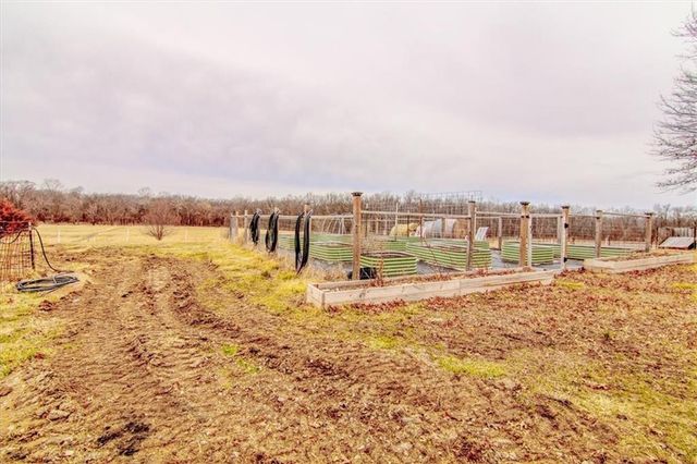 19418 S Sherwood Road, Pleasant Hill, MO 64080