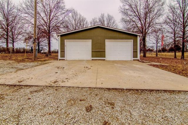 19418 S Sherwood Road, Pleasant Hill, MO 64080