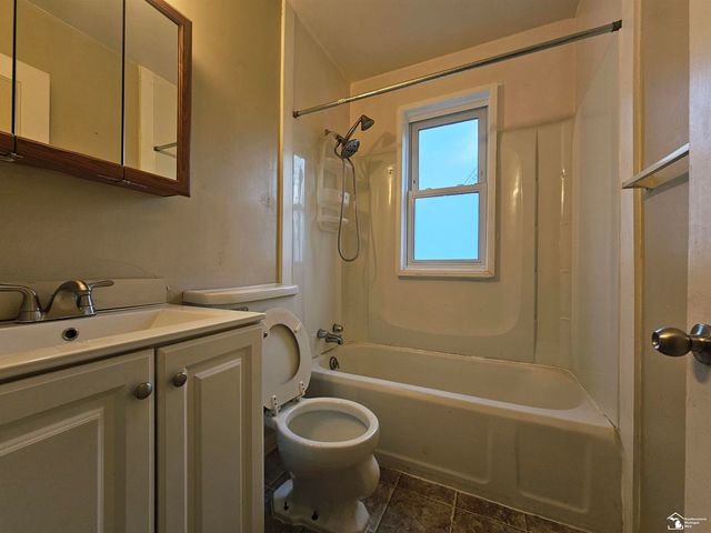 6764 Jackson Street, Taylor, MI 48180