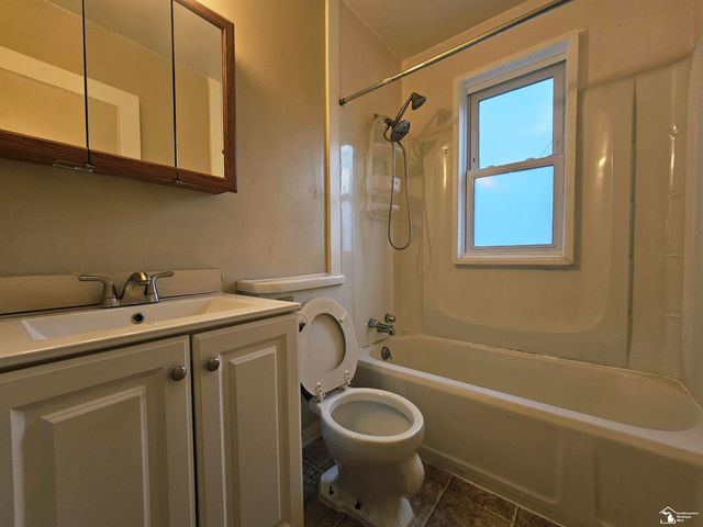 6764 Jackson Street, Taylor, MI 48180