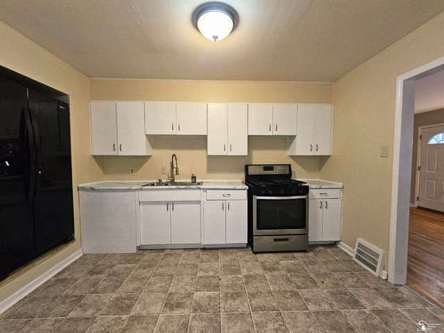 6764 Jackson Street, Taylor, MI 48180