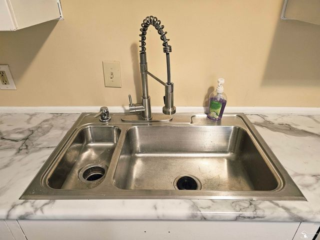 6764 Jackson Street, Taylor, MI 48180