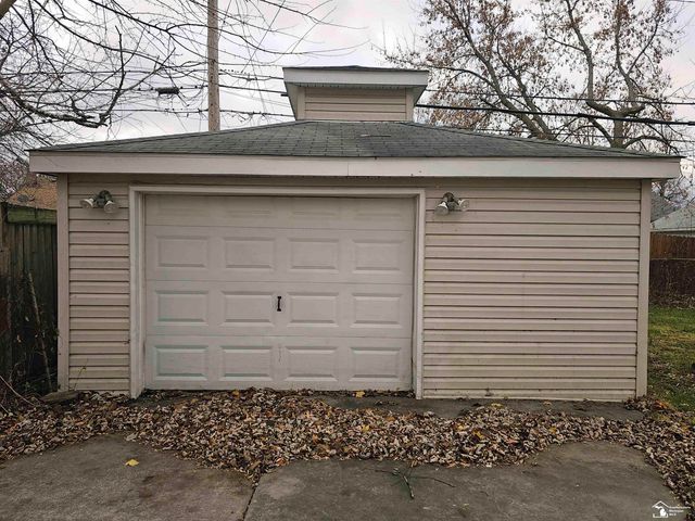 6764 Jackson Street, Taylor, MI 48180