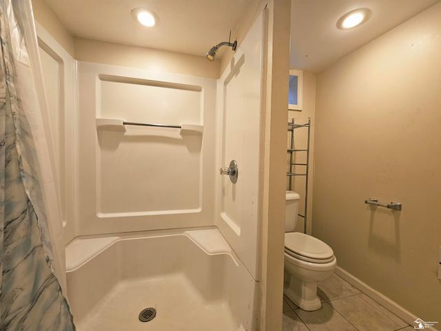 6764 Jackson Street, Taylor, MI 48180