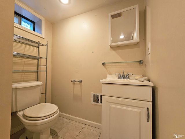 6764 Jackson Street, Taylor, MI 48180