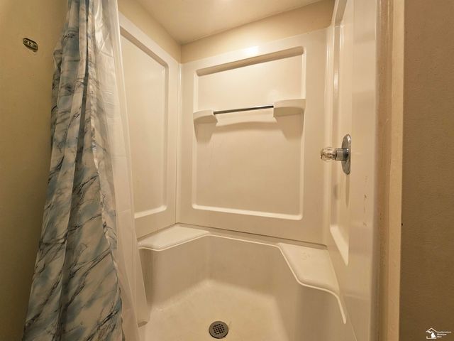 6764 Jackson Street, Taylor, MI 48180