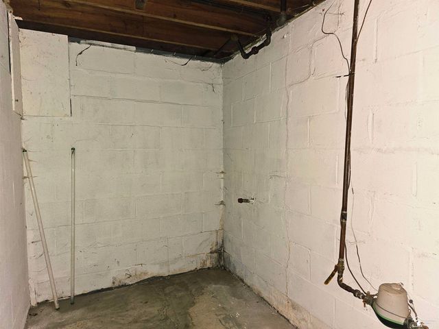 6764 Jackson Street, Taylor, MI 48180