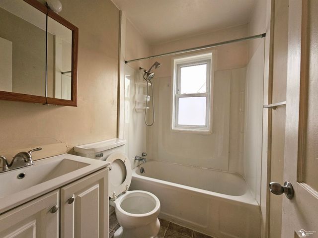 6764 Jackson Street, Taylor, MI 48180