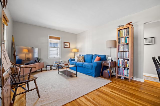 1605 56th Street, Des Moines, IA 50310