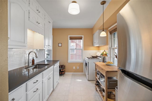 1605 56th Street, Des Moines, IA 50310