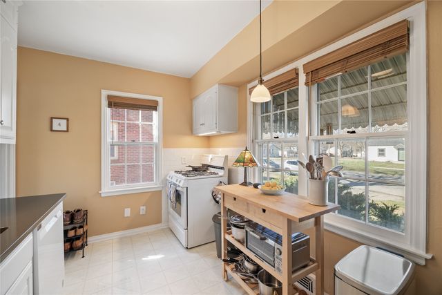 1605 56th Street, Des Moines, IA 50310