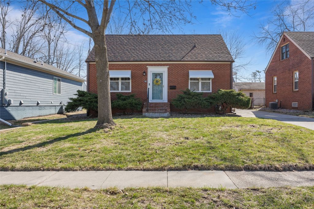 1605 56th Street, Des Moines, IA 50310