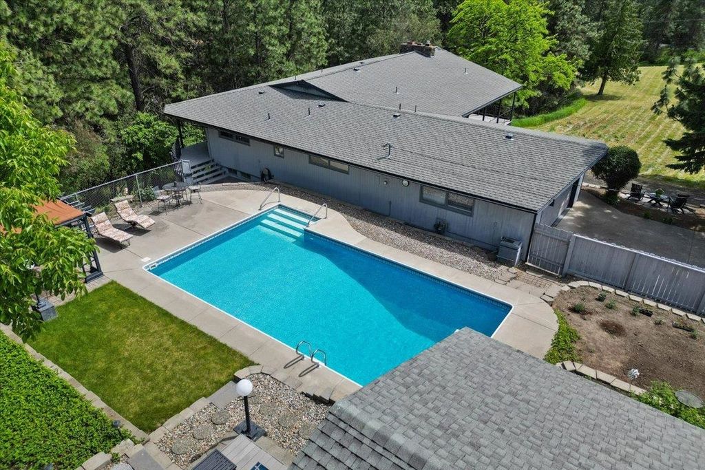 6913 S Ben Burr Rd, Spokane, WA 99223