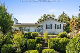 1529 Summit Drive, Charleston, WV 25302