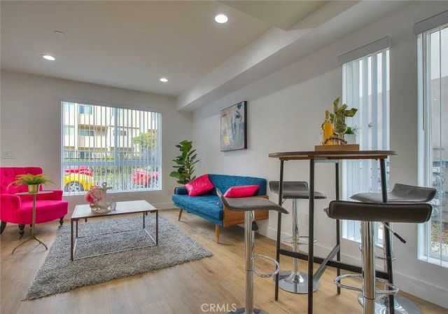11732 Hamlin Street, North Hollywood, CA 91606