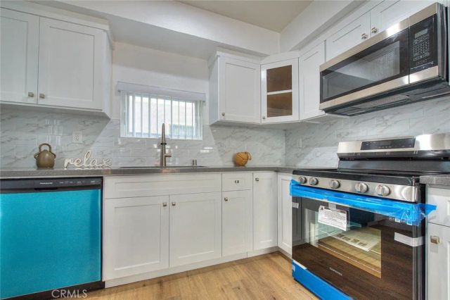 11732 Hamlin Street, North Hollywood, CA 91606