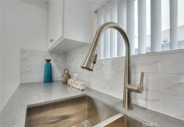 11732 Hamlin Street, North Hollywood, CA 91606