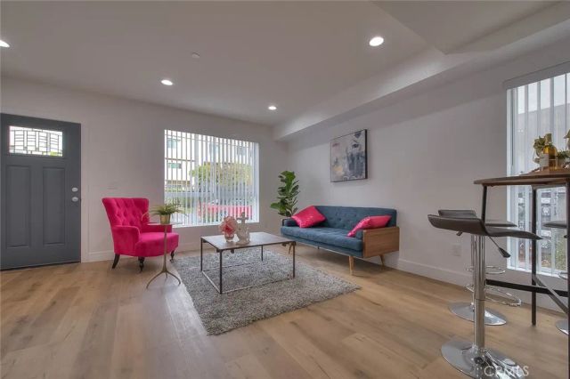 11732 Hamlin Street, North Hollywood, CA 91606