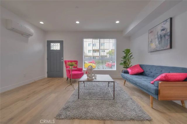 11732 Hamlin Street, North Hollywood, CA 91606