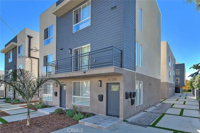 11732 Hamlin Street, North Hollywood, CA 91606