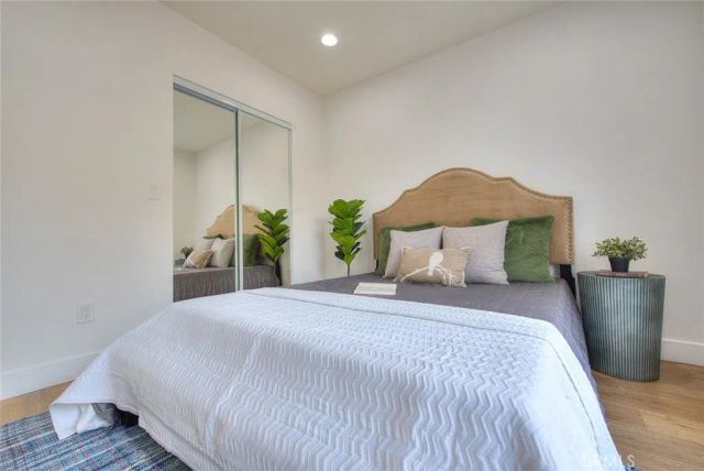 11732 Hamlin Street, North Hollywood, CA 91606