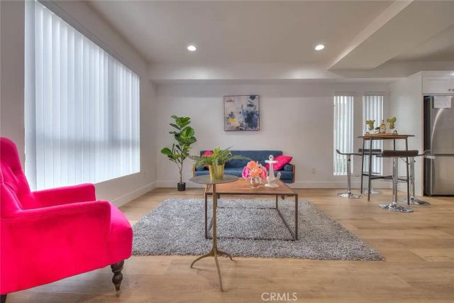 11732 Hamlin Street, North Hollywood, CA 91606