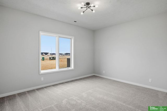 5811 N 197th Street, Elkhorn, NE 68022