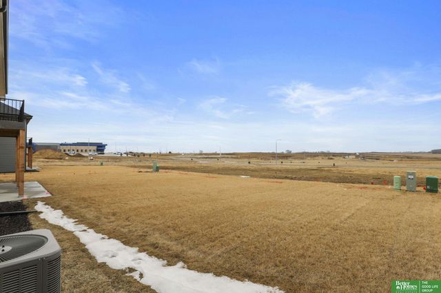 5811 N 197th Street, Elkhorn, NE 68022
