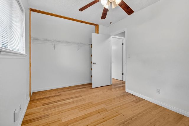 925 S 6th Street, La Porte, TX 77571