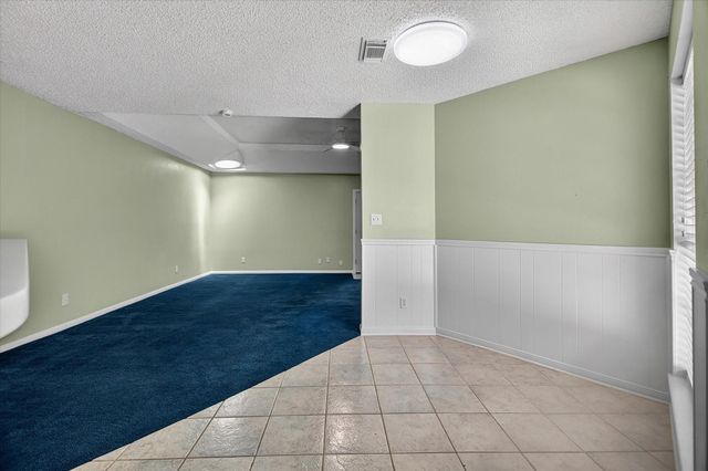 925 S 6th Street, La Porte, TX 77571