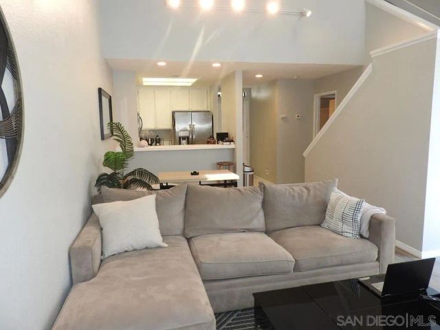 2226 River Run 164, San Diego, CA 92108