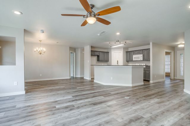 1024 Heberle Drive, Burleson, TX 76028