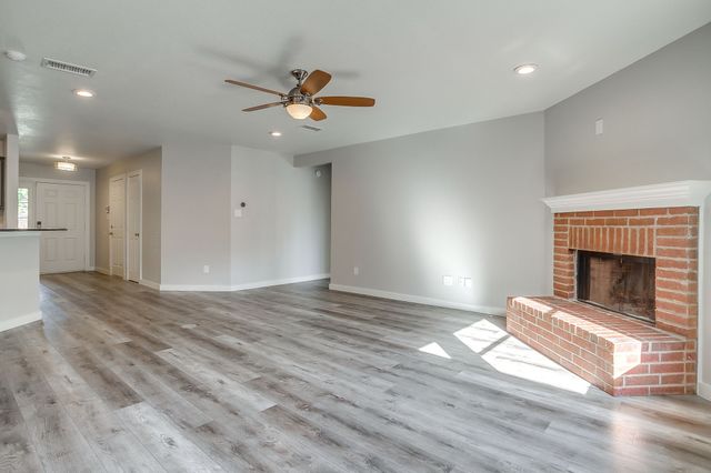 1024 Heberle Drive, Burleson, TX 76028
