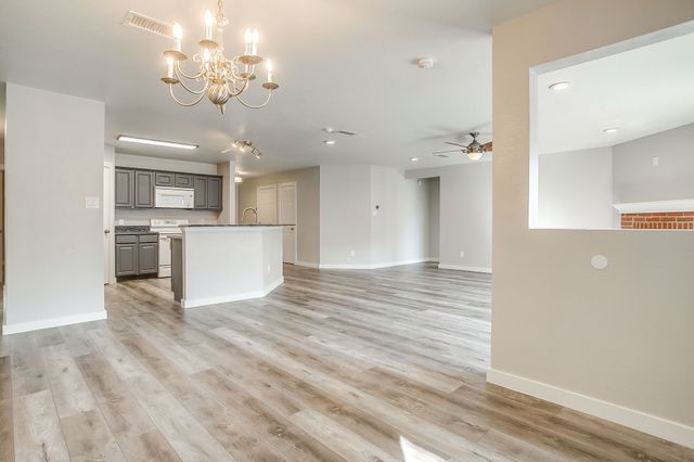 1024 Heberle Drive, Burleson, TX 76028