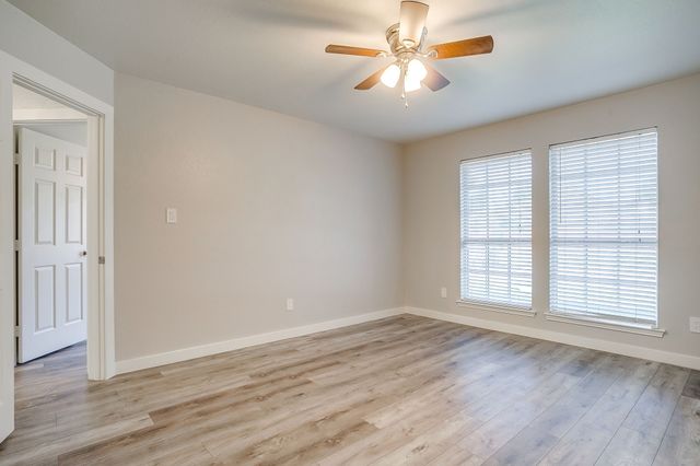 1024 Heberle Drive, Burleson, TX 76028