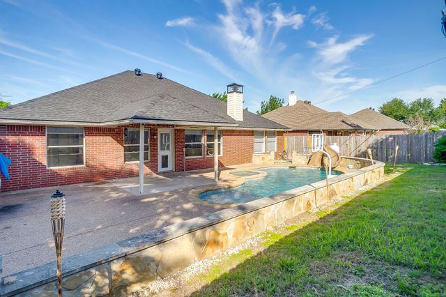 1024 Heberle Drive, Burleson, TX 76028