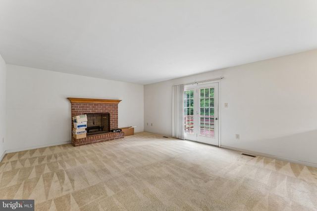 7704 LAKE GLEN DR, Glenn Dale, MD 20769