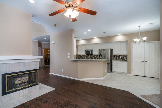 66 Lakeridge Court, The Woodlands, TX 77381